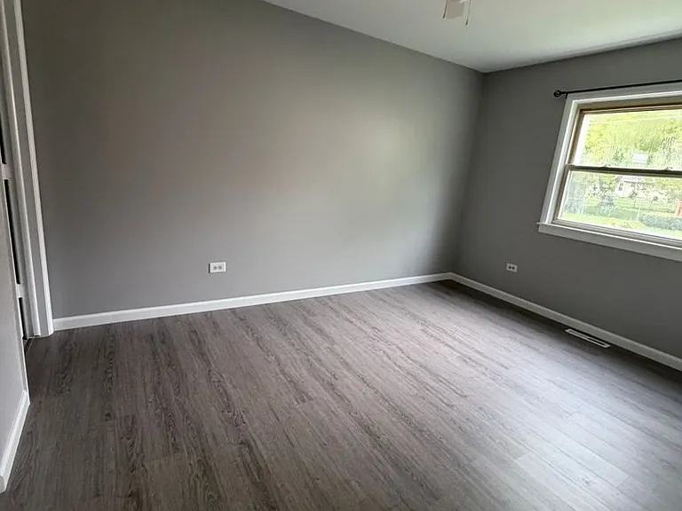 1811 Hazelwood Dr — Photo 10