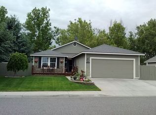 3827 W Grand Ronde Ave, Kennewick, WA 99336