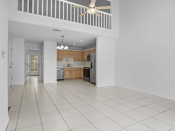 5th image of 1356 Redwood Ln