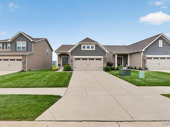 2nd image of 420 Copperfield Ct