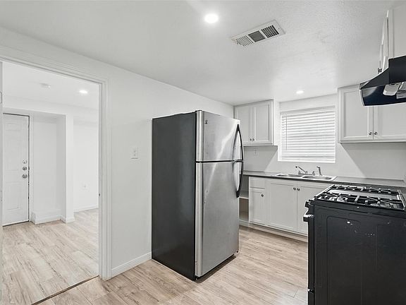 2nd image of 5341 Ash Ln