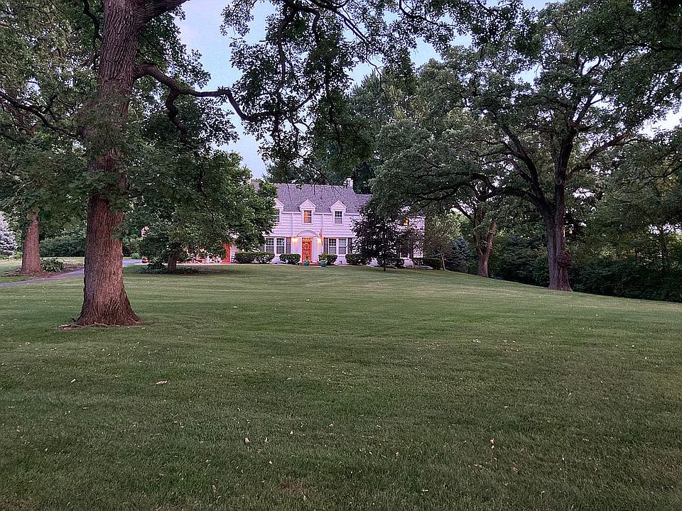 2nd image of 2400 Park Ave