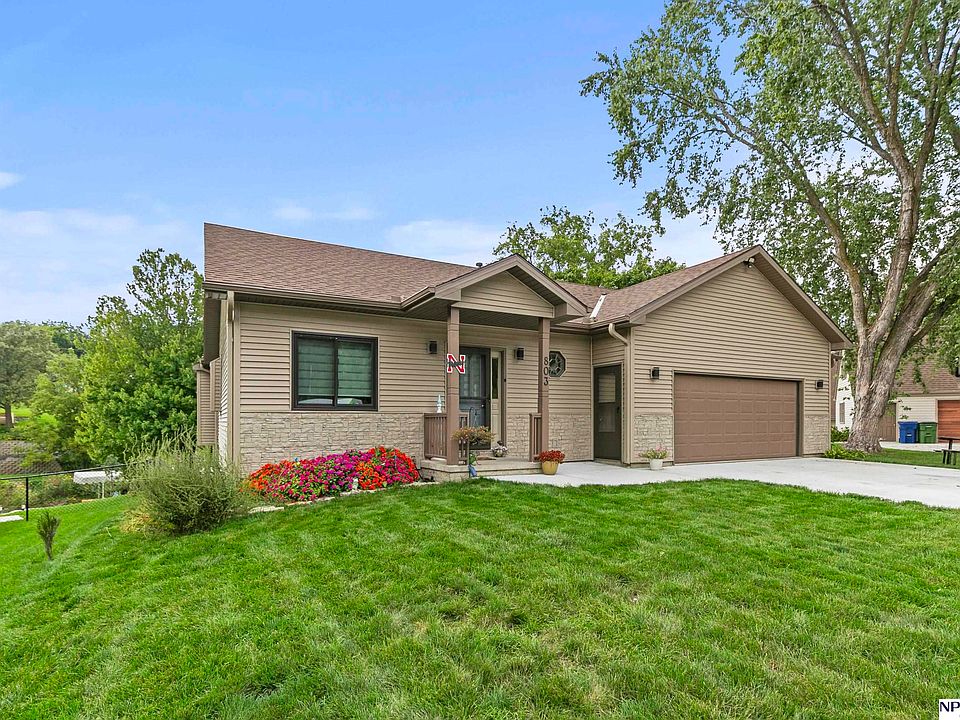 1st image of 803 Otter Ct