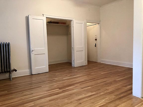 4th image of 3812 N Pine Grove Ave Fl 1ST