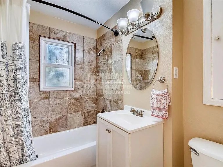 4870 Irving St — Photo 9