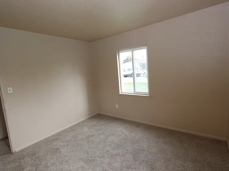 630 Sierra Way #B — Photo 6