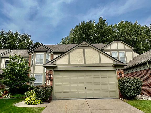 2nd image of 41720 White Tail Ln