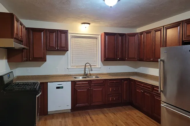 112 Beaverbrook Pkwy #2 — Photo 3