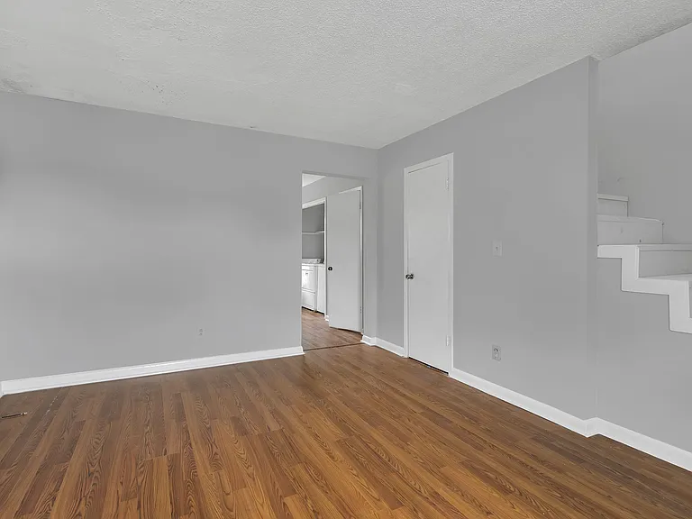 3226 Lincoln Ave — Photo 6