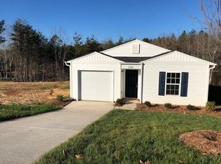 2130 Pinnacle View Dr, Kings Mountain, NC 28086