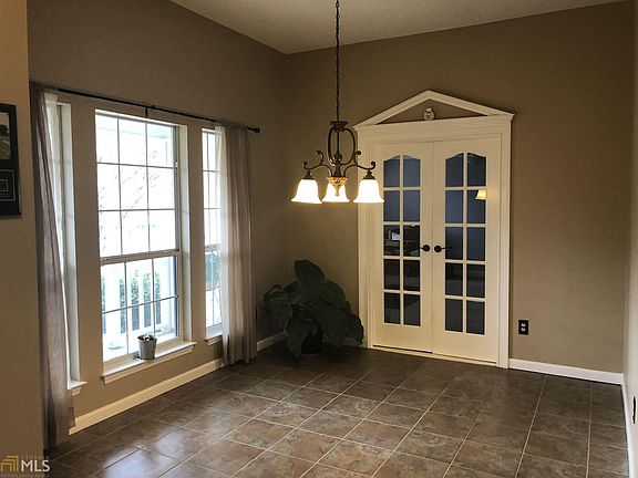 5th image of 201 Coggins Corner Dr