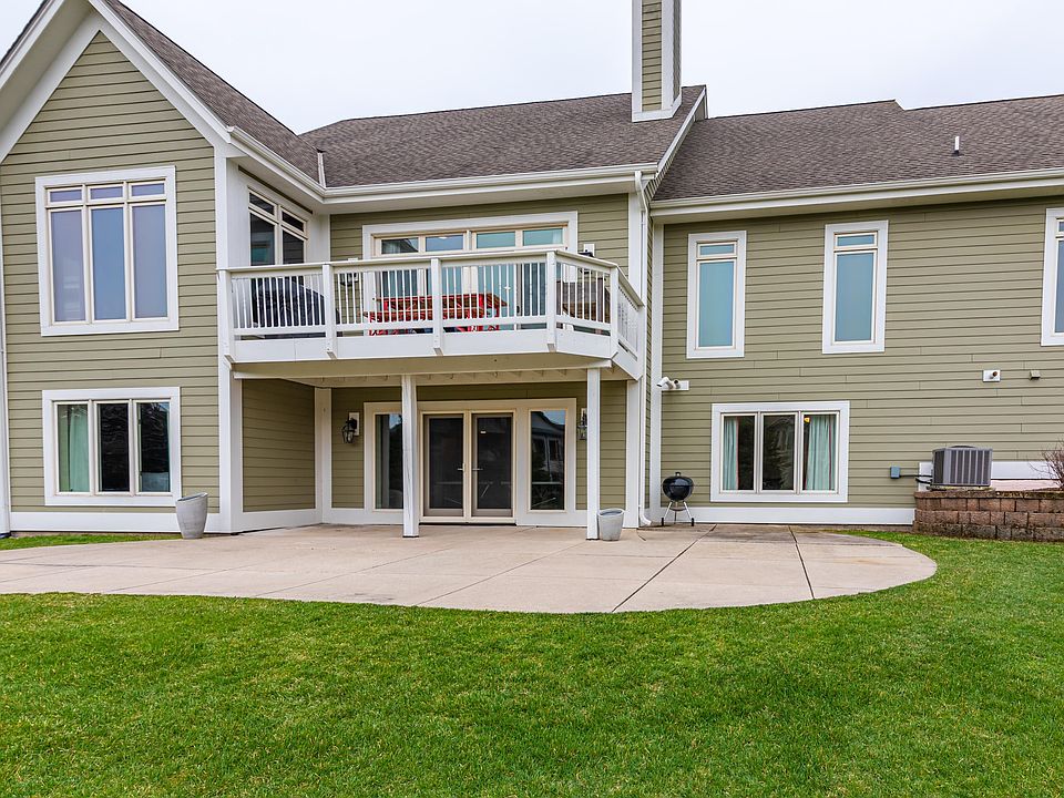 13775 Creekside Ct Pewaukee, WI Zillow Apartments for Rent in Pewaukee