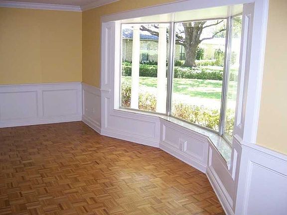4th image of 1082 Golfside Dr