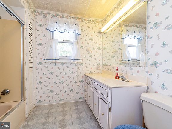 3rd image of 7226 Martell Ave