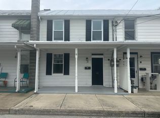 31 Chestnut St, Newville, PA 17241