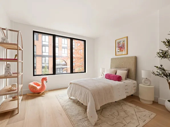 1025 Pacific Street image 7 of 8