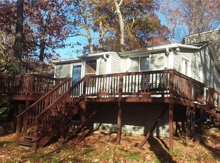 86 E Shore Dr, Coventry, RI 02816