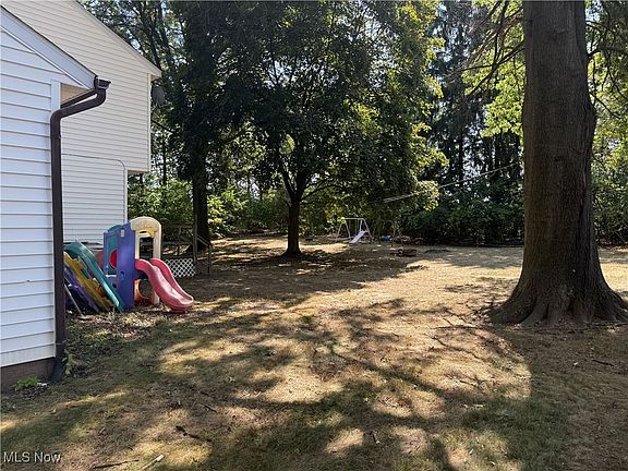 4th image of 5074 Bundoran St NW