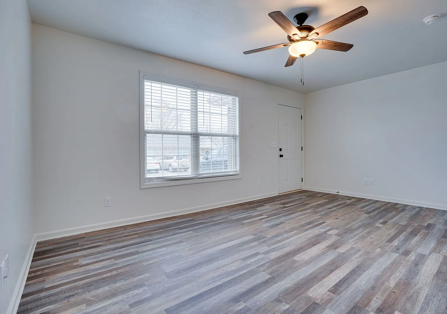2207 Primitive Dr — Photo 2