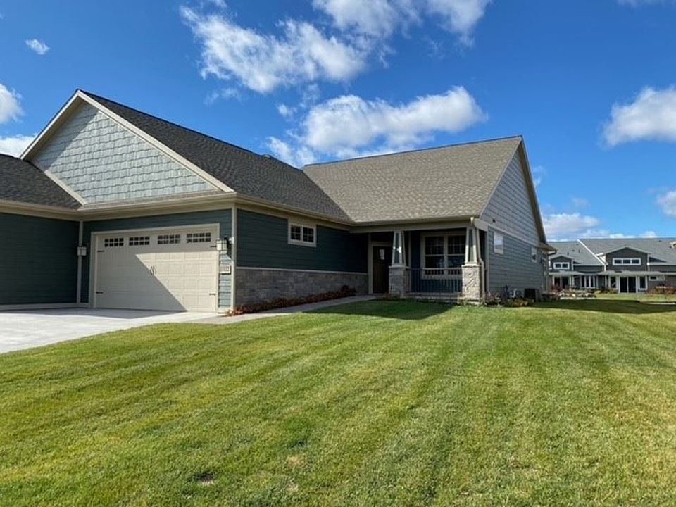 1st image of 1812 Green Vistas Dr