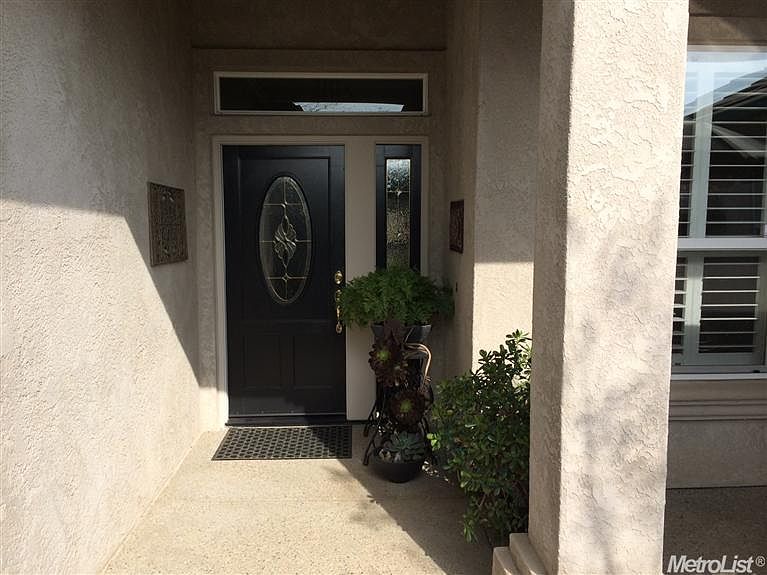 1st image of 2679 Paradise Dr