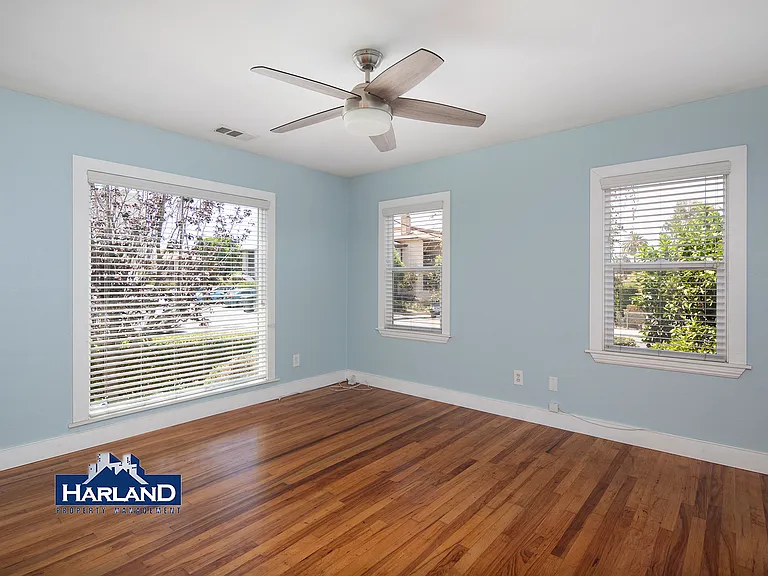 4255 Parks Ave — Photo 7