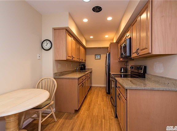 2nd image of 19 Alhambra Dr
