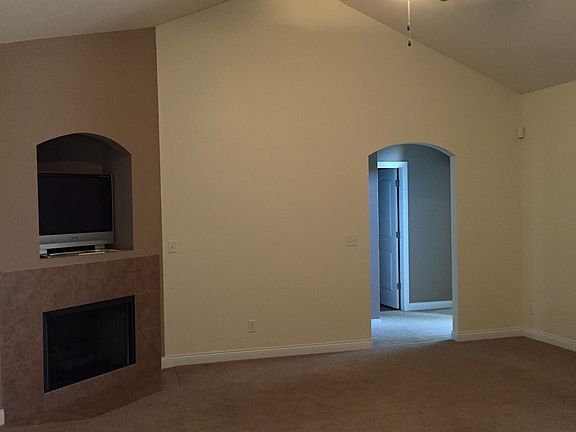 4th image of 2566 Union Dr