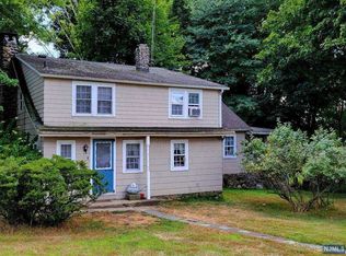 18 Magnolia Ave, Montvale, NJ 07645