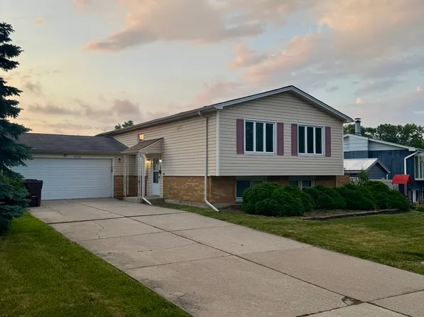 5756 Lancaster Dr, Oak Forest, IL 60452