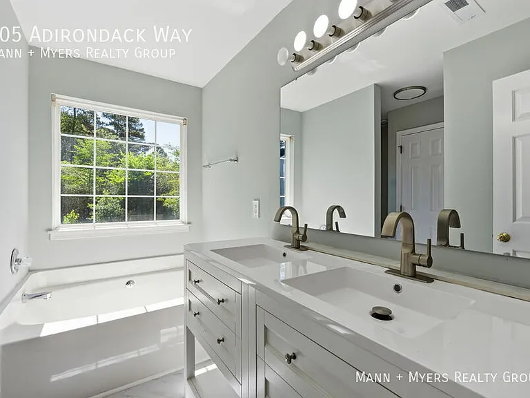 305 Adirondack Way — Photo 35