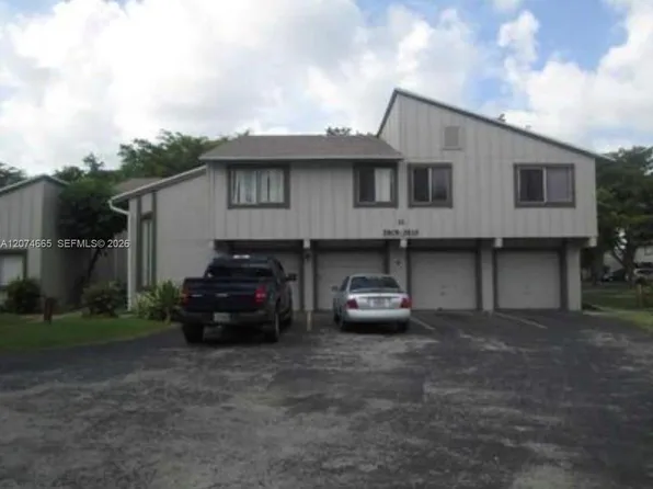 5810 NW 22nd St #21-B, Lauderhill, FL 33313