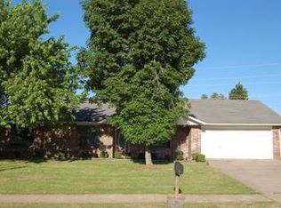 1301 Jennifer St, Springdale, AR 72762