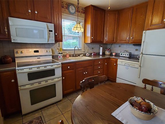 2nd image of 503 Connecticut Dr