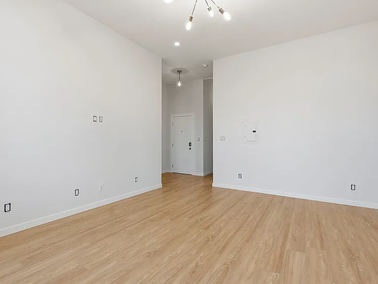 2581 Post St #4 — Photo 6