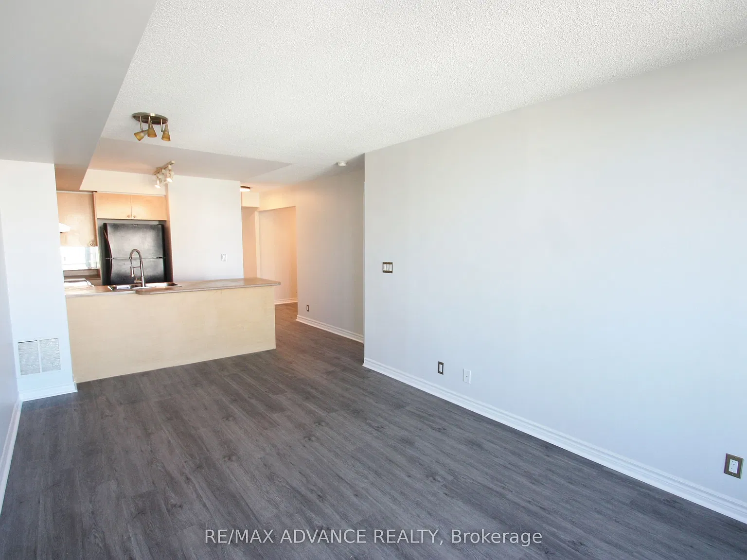 2 bed, $2,500 — Photo 3