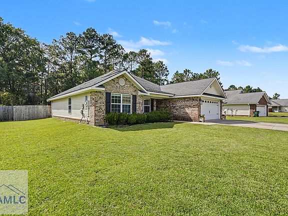4th image of 320 Carson St NE