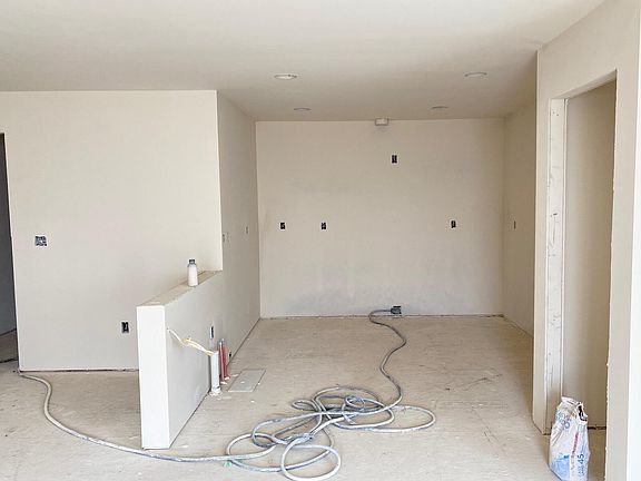 5th image of 1101 S Nevada Ave
