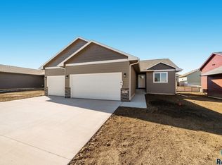 713 N Yankee Ave, Avenue Sioux Falls, SD 57103
