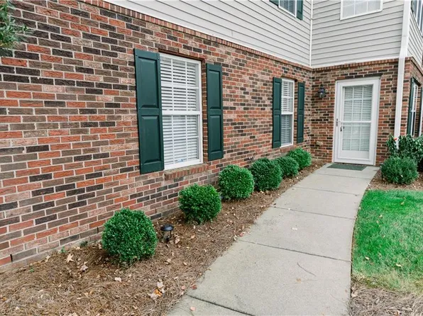 614 Scholastic Dr, Winston Salem, NC 27106
