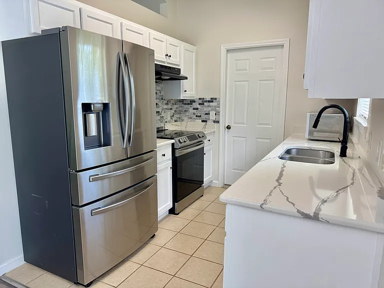 149 Aidan Ct — Photo 2