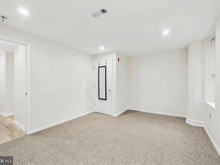 33 S 19th St #3 — Photo 13