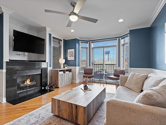 2nd image of 2022 N Wood St APT 1N