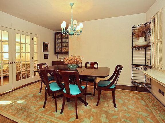 Modern Ranch in great location.