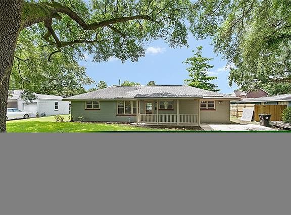 2nd image of 203 Cambridge Ct