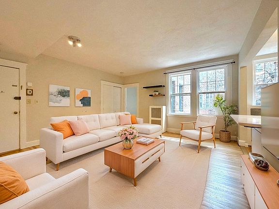 4th image of 110 Lanark Rd APT 8