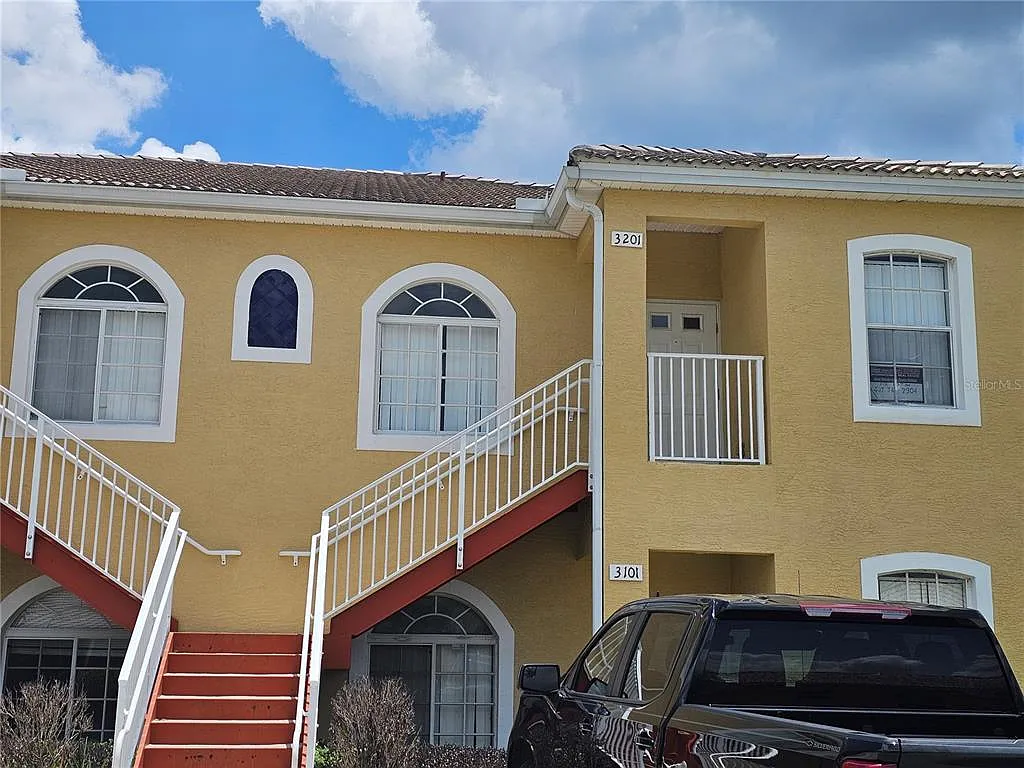 2 bed, 2.0 bath, 981 sqft, $1,450 — Photo 3