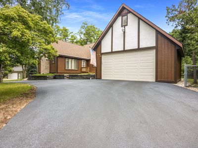 7486 Western Rd, Charlevoix, MI, 49720