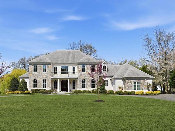 3rd image of 10708 Lockland Rd