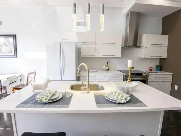 1219 Noble St APT 1, Philadelphia, PA 19123